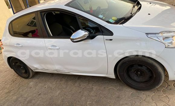 Buy Used Peugeot 208 White Car in Dakar in Dakar Buy Used Peugeot 208 White Car in Dakar in Dakar