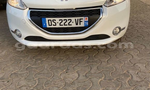 Buy Used Peugeot 208 White Car in Dakar in Dakar Buy Used Peugeot 208 White Car in Dakar in Dakar