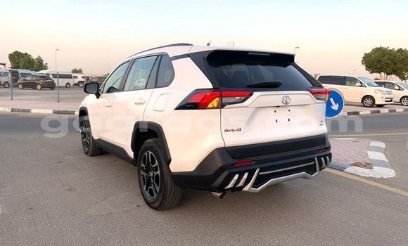 Buy Used Toyota RAV4 White Car in Dakar in Dakar Buy Used Toyota RAV4 White Car in Dakar in Dakar