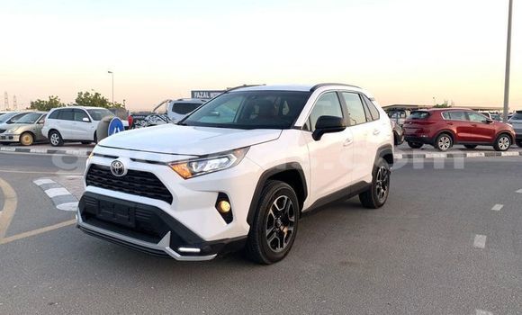 Buy Used Toyota RAV4 White Car in Dakar in Dakar Buy Used Toyota RAV4 White Car in Dakar in Dakar