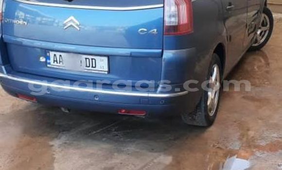 Buy Used Citroen C4 Blue Car in Dakar in Dakar Buy Used Citroen C4 Blue Car in Dakar in Dakar