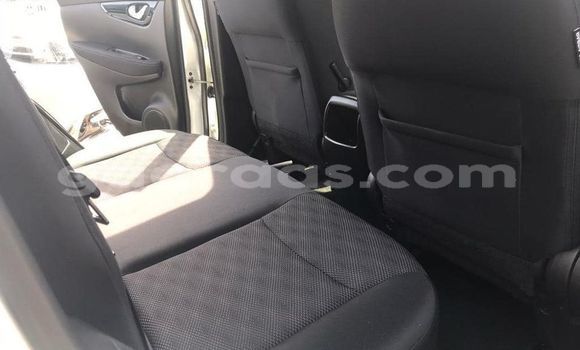 Buy Used Nissan Qashqai White Car in Dakar in Dakar Buy Used Nissan Qashqai White Car in Dakar in Dakar