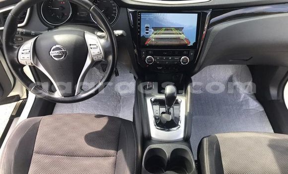 Buy Used Nissan Qashqai White Car in Dakar in Dakar Buy Used Nissan Qashqai White Car in Dakar in Dakar