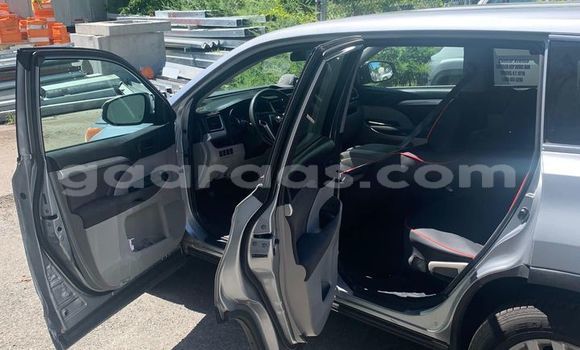 Buy Used Toyota Highlander Silver Car in Dakar in Dakar Buy Used Toyota Highlander Silver Car in Dakar in Dakar