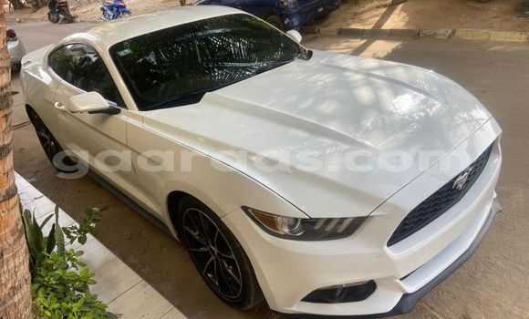 Buy Used Ford Mustang White Car in Dakar in Dakar Buy Used Ford Mustang White Car in Dakar in Dakar