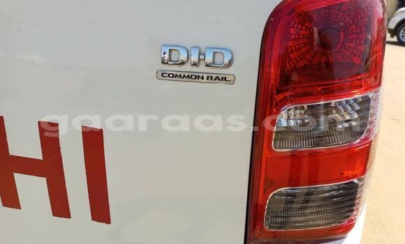 Buy Used Mitsubishi L200 White Car in Dakar in Dakar Buy Used Mitsubishi L200 White Car in Dakar in Dakar