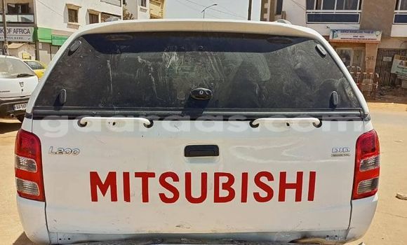 Buy Used Mitsubishi L200 White Car in Dakar in Dakar Buy Used Mitsubishi L200 White Car in Dakar in Dakar