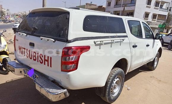 Buy Used Mitsubishi L200 White Car in Dakar in Dakar Buy Used Mitsubishi L200 White Car in Dakar in Dakar