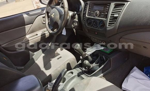 Buy Used Mitsubishi L200 White Car in Dakar in Dakar Buy Used Mitsubishi L200 White Car in Dakar in Dakar