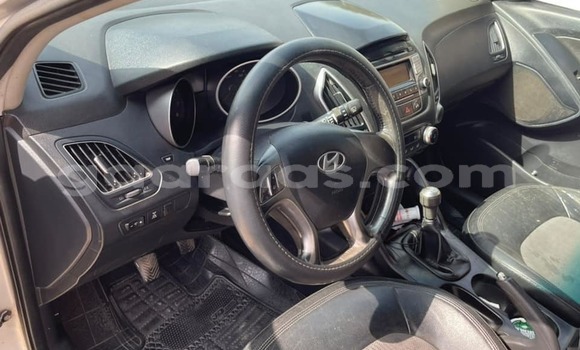 Buy Used Hyundai ix35 Silver Car in Dakar in Dakar Buy Used Hyundai ix35 Silver Car in Dakar in Dakar