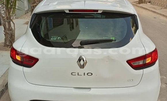 Buy Used Renault Clio White Car in Dakar in Dakar Buy Used Renault Clio White Car in Dakar in Dakar