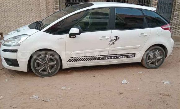 Dieundeu Occasion Citroen C4 White Auto in Dakar in Dakar