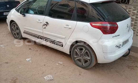 Acheter Occasion Voiture Citroen C4 Blanc à Dakar, Dakar Acheter Occasion Voiture Citroen C4 Blanc à Dakar, Dakar