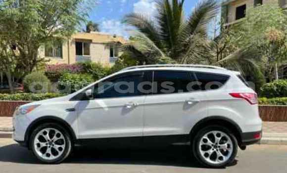 Buy Used Ford Escape White Car in Dakar in Dakar