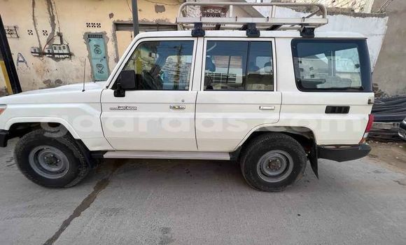 Buy Used Toyota Land Cruiser White Car in Dakar in Dakar Buy Used Toyota Land Cruiser White Car in Dakar in Dakar