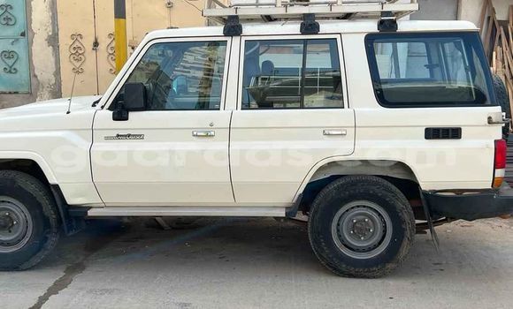 Dieundeu Occasion Toyota Land Cruiser White Auto in Dakar in Dakar Dieundeu Occasion Toyota Land Cruiser White Auto in Dakar in Dakar