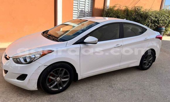 Acheter Occasion Voiture Hyundai Elantra Blanc à Dakar, Dakar Acheter Occasion Voiture Hyundai Elantra Blanc à Dakar, Dakar