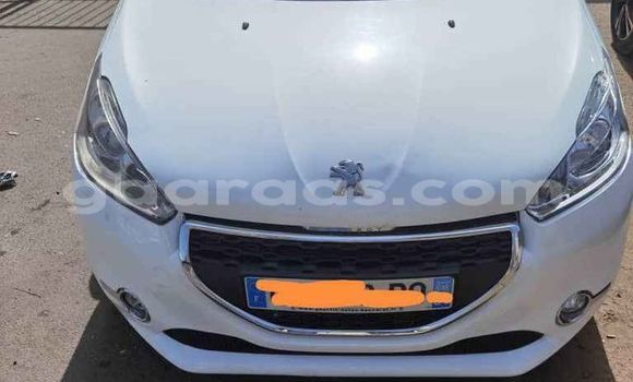 Dieundeu Occasion Peugeot 208 White Auto in Dakar in Dakar Dieundeu Occasion Peugeot 208 White Auto in Dakar in Dakar