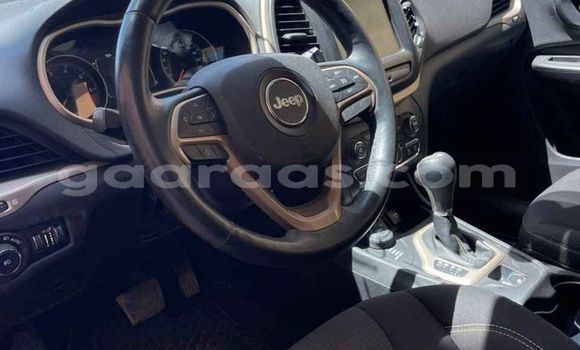 Dieundeu Occasion Jeep Grand Cherokee Red Auto in Dakar in Dakar Dieundeu Occasion Jeep Grand Cherokee Red Auto in Dakar in Dakar