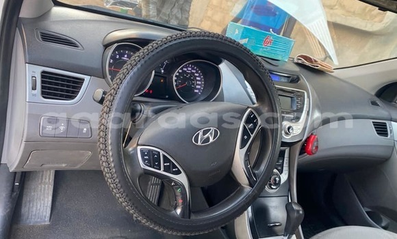 Dieundeu Occasion Hyundai Elantra White Auto in Dakar in Dakar Dieundeu Occasion Hyundai Elantra White Auto in Dakar in Dakar