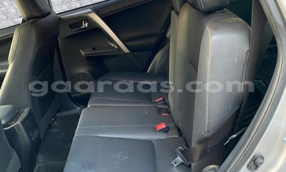 Dieundeu Occasion Toyota RAV4 Silver Auto in Dakar in Dakar Dieundeu Occasion Toyota RAV4 Silver Auto in Dakar in Dakar