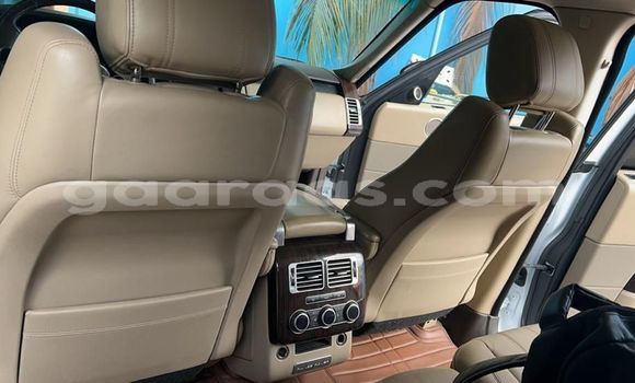 Buy Used Land Rover Range Rover Vogue White Car in Dakar in Dakar Buy Used Land Rover Range Rover Vogue White Car in Dakar in Dakar