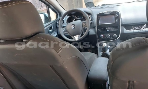 Dieundeu Occasion Renault Clio White Auto in Dakar in Dakar Dieundeu Occasion Renault Clio White Auto in Dakar in Dakar