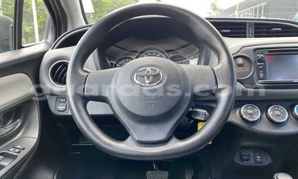 Buy Used Toyota Yaris White Car in Dakar in Dakar Buy Used Toyota Yaris White Car in Dakar in Dakar