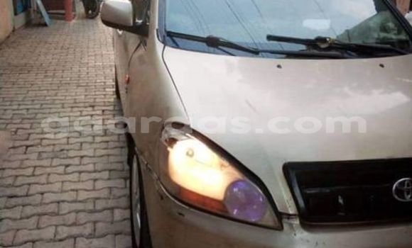 Dieundeu Occasion Toyota Avensis Verso Brown Auto in Dakar in Dakar Dieundeu Occasion Toyota Avensis Verso Brown Auto in Dakar in Dakar