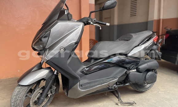Buy Used Yamaha X-MAX Silver Bike in Dakar in Dakar Buy Used Yamaha X-MAX Silver Bike in Dakar in Dakar