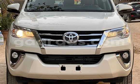 Dieundeu Occasion Toyota Fortuner White Auto in Dakar in Dakar Dieundeu Occasion Toyota Fortuner White Auto in Dakar in Dakar