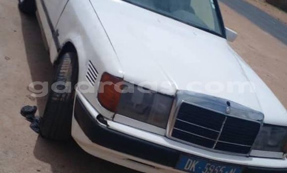 Dieundeu Occasion Mercedes‒Benz E–Class White Auto in Dakar in Dakar