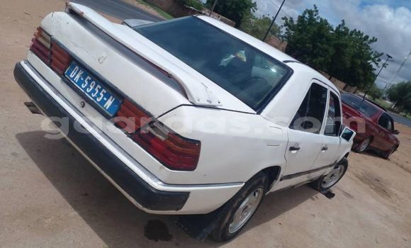 Acheter Occasion Voiture Mercedes‒Benz E–Class Blanc à Dakar, Dakar Acheter Occasion Voiture Mercedes‒Benz E–Class Blanc à Dakar, Dakar