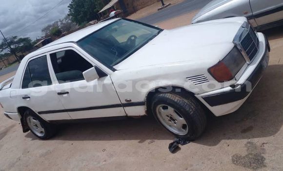 Acheter Occasion Voiture Mercedes‒Benz E–Class Blanc à Dakar, Dakar Acheter Occasion Voiture Mercedes‒Benz E–Class Blanc à Dakar, Dakar