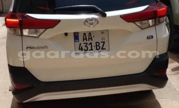 Acheter Occasion Voiture Toyota RAV4 Blanc à Dakar, Dakar Acheter Occasion Voiture Toyota RAV4 Blanc à Dakar, Dakar