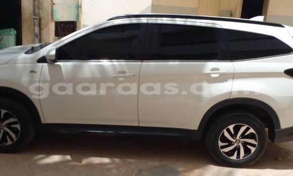 Acheter Occasion Voiture Toyota RAV4 Blanc à Dakar, Dakar Acheter Occasion Voiture Toyota RAV4 Blanc à Dakar, Dakar