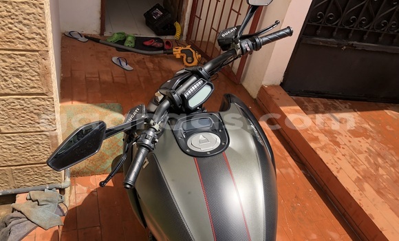 Buy Used Ducati Diavel Black Bike in Dakar in Dakar Buy Used Ducati Diavel Black Bike in Dakar in Dakar