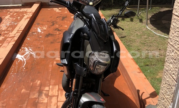 Buy Used Ducati Diavel Black Bike in Dakar in Dakar Buy Used Ducati Diavel Black Bike in Dakar in Dakar