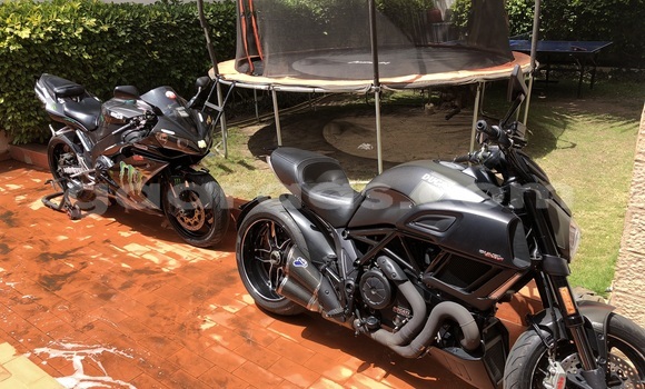 Buy Used Ducati Diavel Black Bike in Dakar in Dakar Buy Used Ducati Diavel Black Bike in Dakar in Dakar