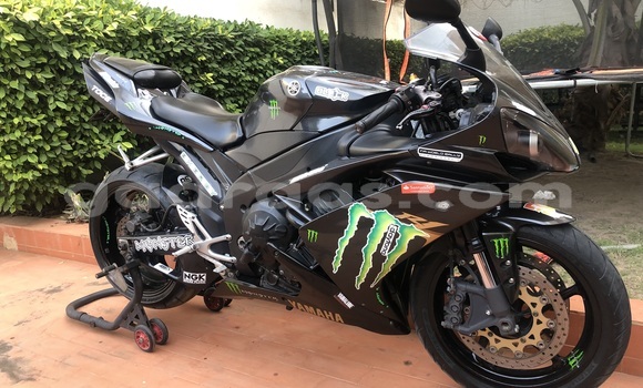 Buy Used Yamaha R1 Black Bike in Dakar in Dakar Buy Used Yamaha R1 Black Bike in Dakar in Dakar