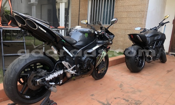 Buy Used Yamaha R1 Black Bike in Dakar in Dakar Buy Used Yamaha R1 Black Bike in Dakar in Dakar