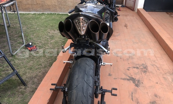 Buy Used Yamaha R1 Black Bike in Dakar in Dakar Buy Used Yamaha R1 Black Bike in Dakar in Dakar
