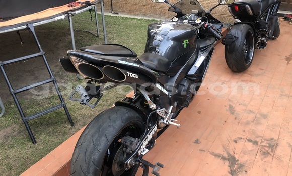 Buy Used Yamaha R1 Black Bike in Dakar in Dakar Buy Used Yamaha R1 Black Bike in Dakar in Dakar