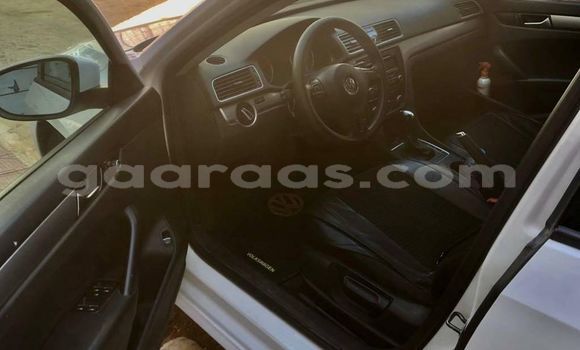 Acheter Occasion Voiture Volkswagen Passat Blanc à Dakar, Dakar Acheter Occasion Voiture Volkswagen Passat Blanc à Dakar, Dakar