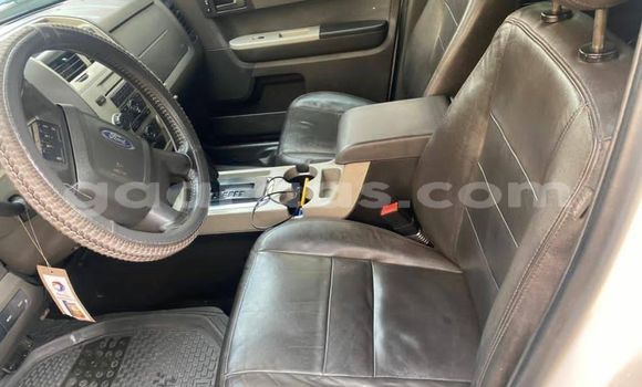 Acheter Occasion Voiture Ford Escape Blanc à Dakar, Dakar Acheter Occasion Voiture Ford Escape Blanc à Dakar, Dakar