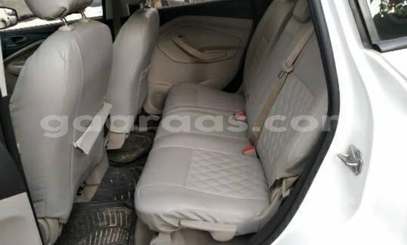 Acheter Occasion Voiture Ford Escape Blanc à Dakar, Dakar Acheter Occasion Voiture Ford Escape Blanc à Dakar, Dakar