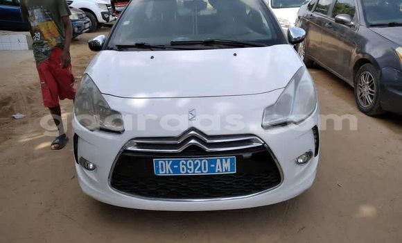 Acheter Occasion Voiture Citroen DS3 Blanc à Dakar, Dakar Acheter Occasion Voiture Citroen DS3 Blanc à Dakar, Dakar