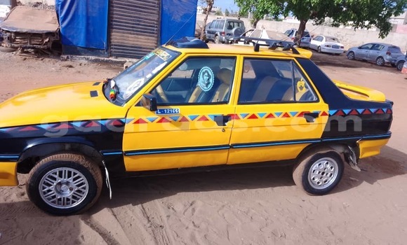 Dieundeu Occasion Renault 9 Other Auto in Dakar in Dakar Dieundeu Occasion Renault 9 Other Auto in Dakar in Dakar