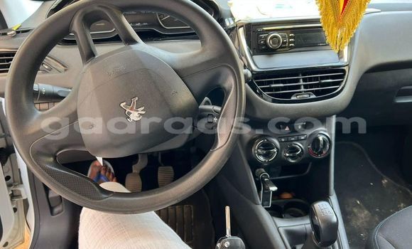 Acheter Occasion Voiture Peugeot 208 Blanc à Dakar, Dakar Acheter Occasion Voiture Peugeot 208 Blanc à Dakar, Dakar