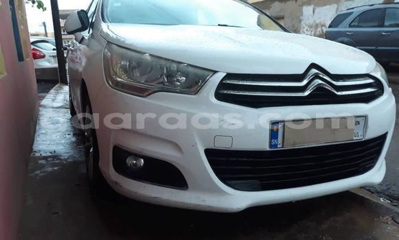 Acheter Occasion Voiture Citroen C4 Blanc à Dakar, Dakar Acheter Occasion Voiture Citroen C4 Blanc à Dakar, Dakar